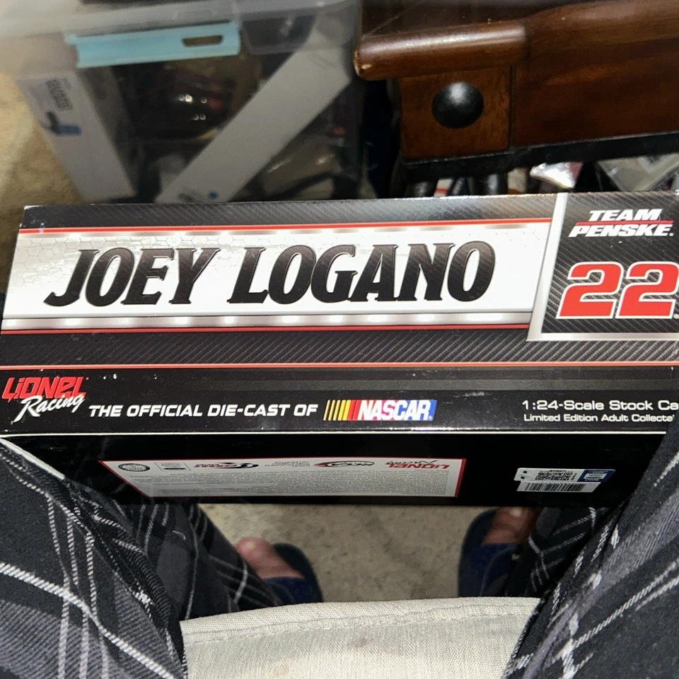 Joey Logano #22 AAA Insurance 2017 Fusion 1:24 Scale 1 Of 505 Autographed - Image 4 of 4