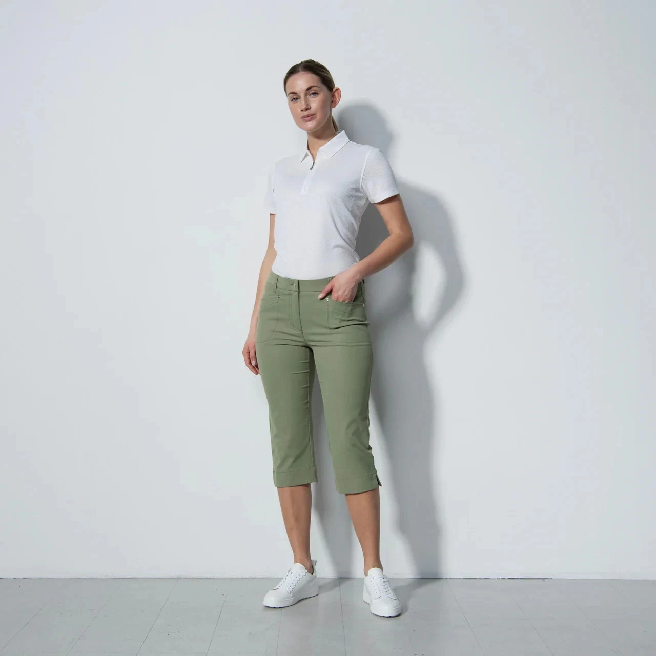 [Daily Sports] Lyric Khaki Green Capris - M - New - Released 2025