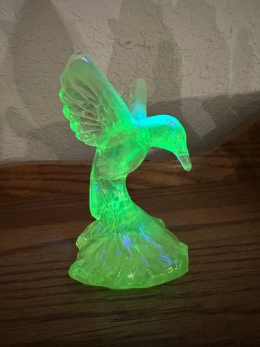 Fenton Topaz Vaseline Hummingbird Figurine Pls Read Description