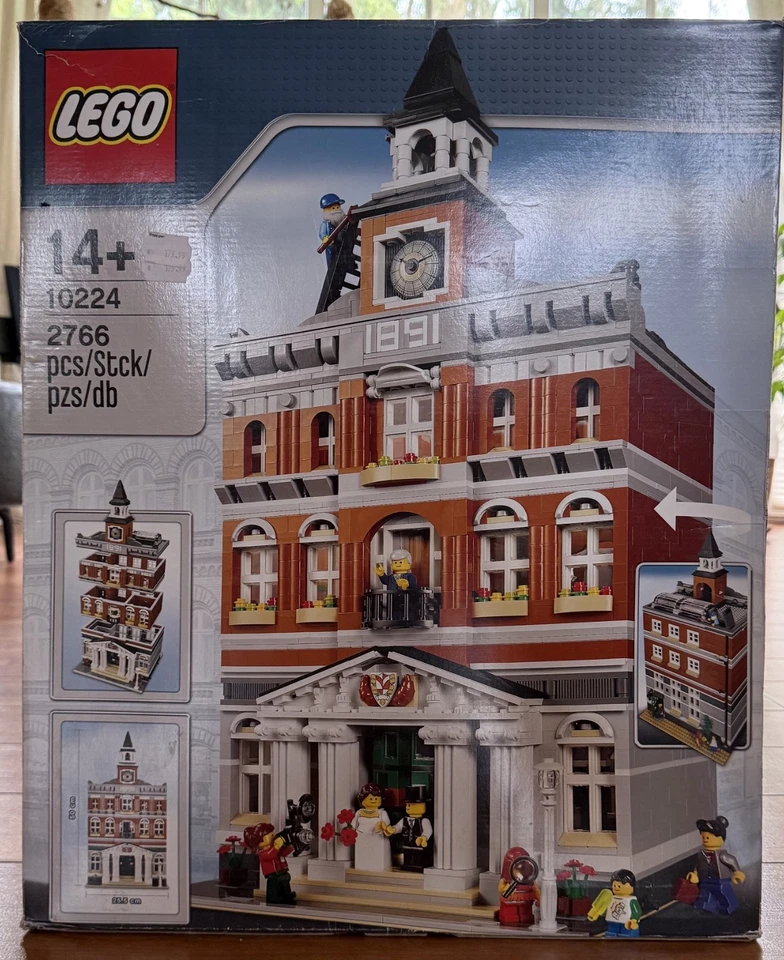 LEGO Modular Buildings 10224 Town Hall, Foto 1 von 5