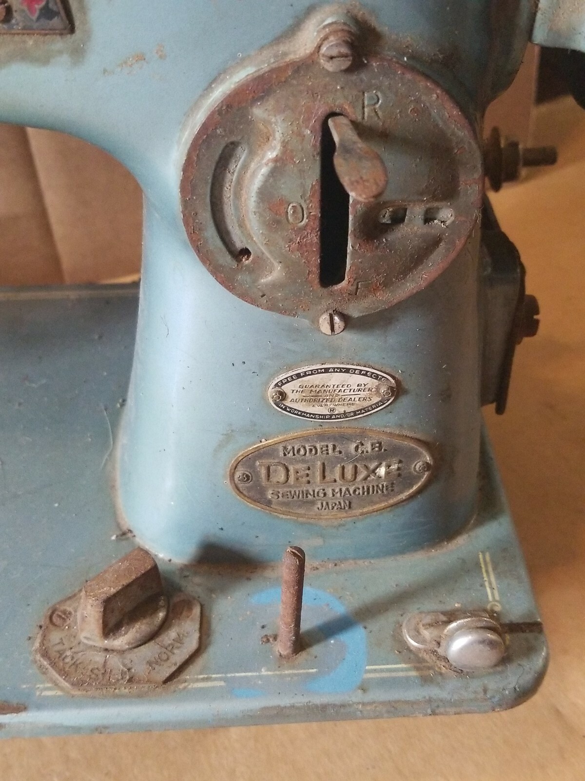 Vintage Dressmaker Deluxe Precision Sewing Machine For Parts or Repair