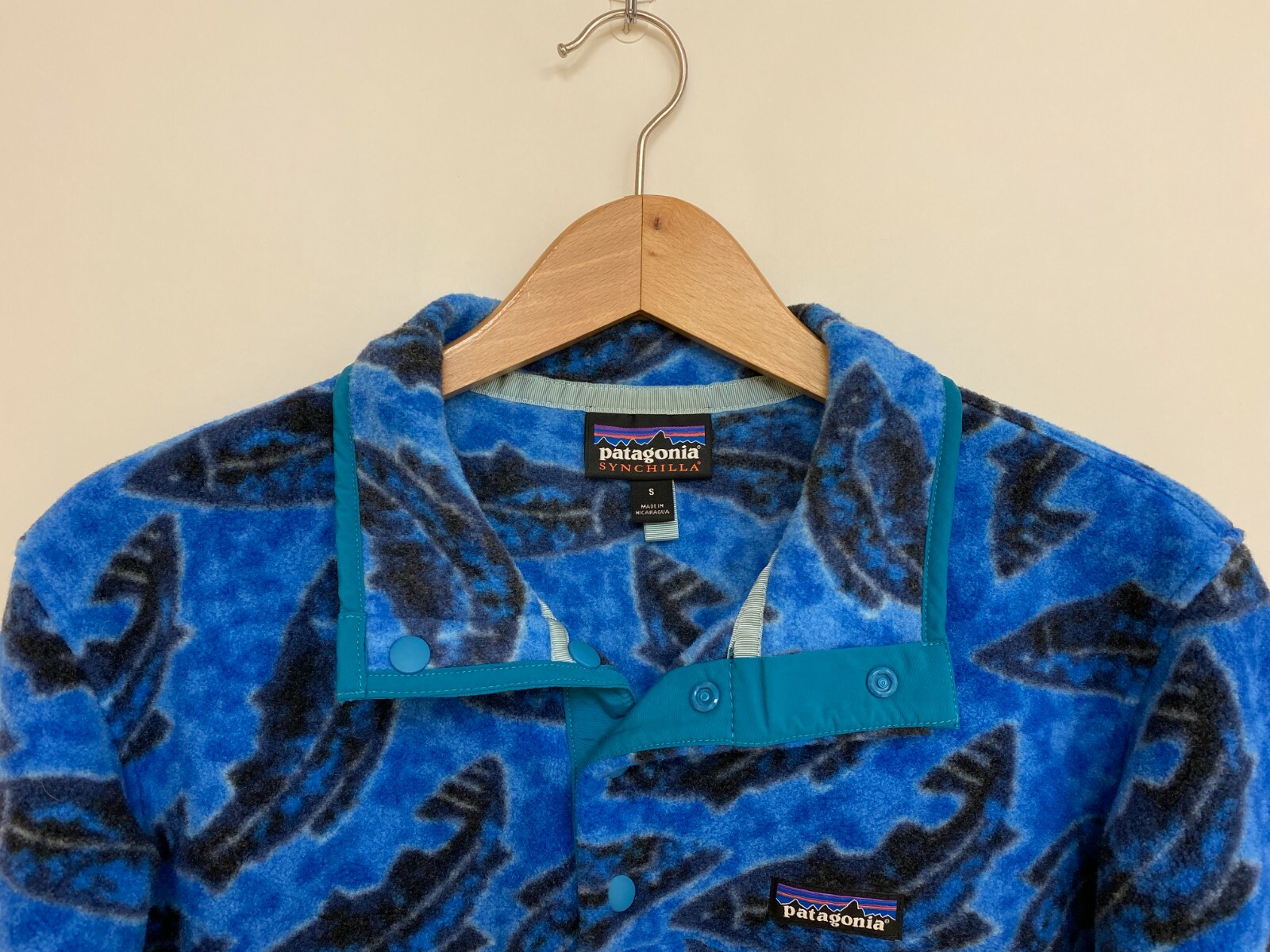 Patagonia Synchilla trout fish print 