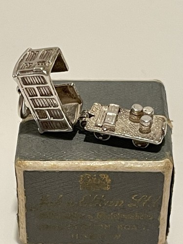 VINTAGE SILVER RARE OPENING NUVO RAILWAY GOODS CARRIAGE CHARM - Picture 6 of 12