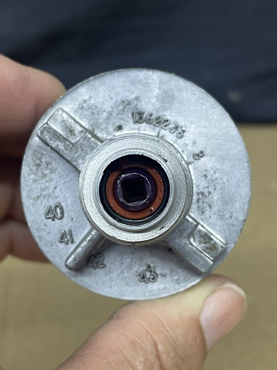 GM 700r4 1362236 Speedometer Housing Alum 40-43 Teeth Speedo GM 700r4 1362236 Speedometer Housing Alum 40-43 Teeth Speedo