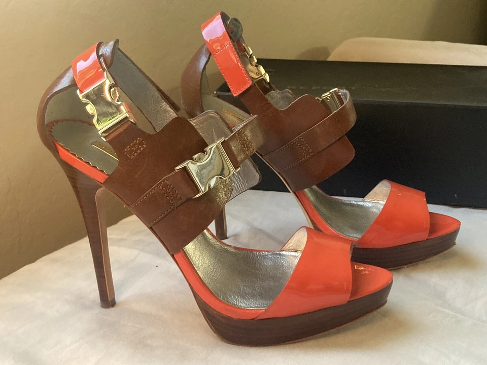 Tacones REPORT Signature marrón/coral con hebilla plateada, talla 9 con caja Foto 3 de 4