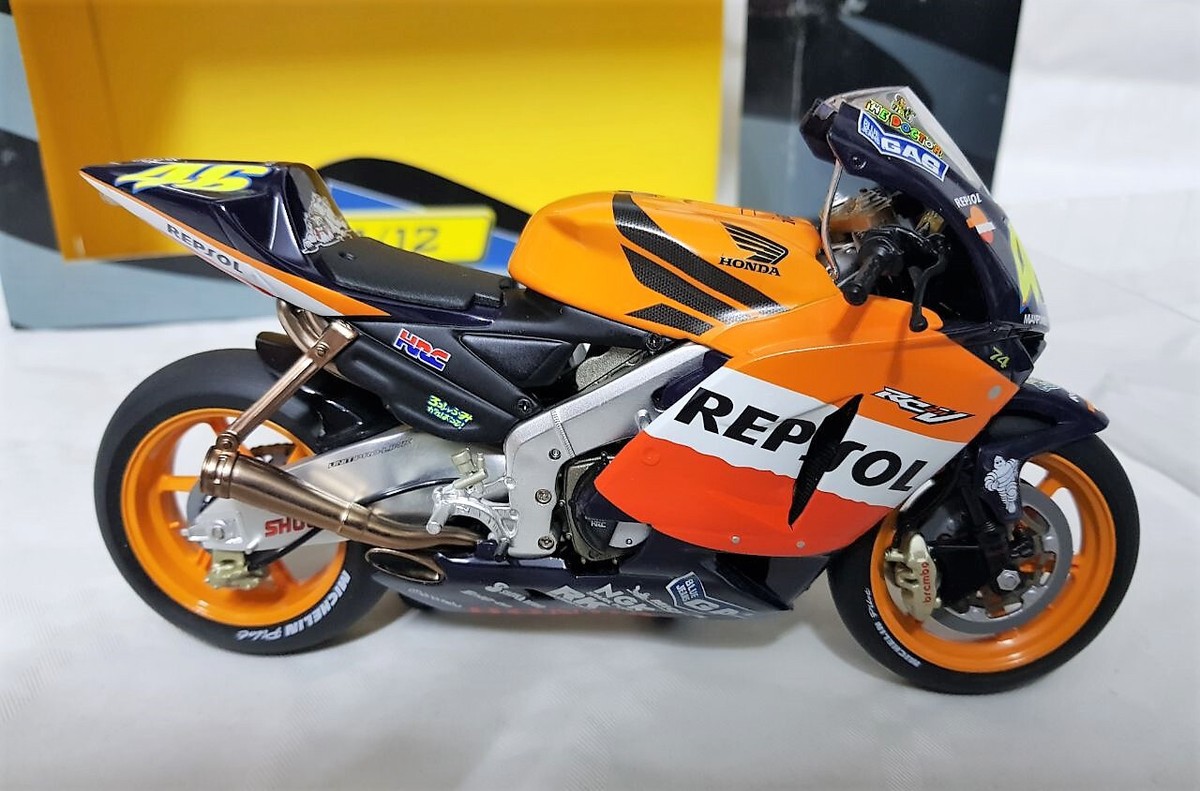 HONDA RC211V VALENTINO ROSSI 2003 ALTAYA SCALA 1/12 USATO