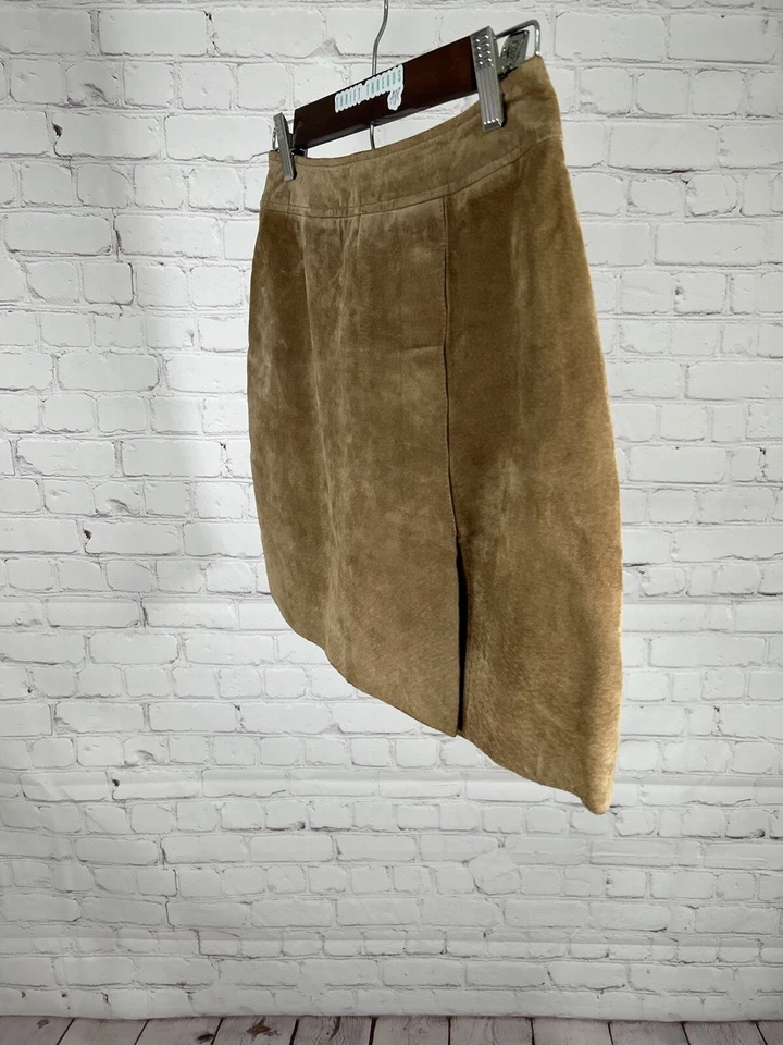 Mini saia curta feminina ESPRIT couro marrom camurça fenda frontal lápis reta 3/4 - Imagem 3 de 4