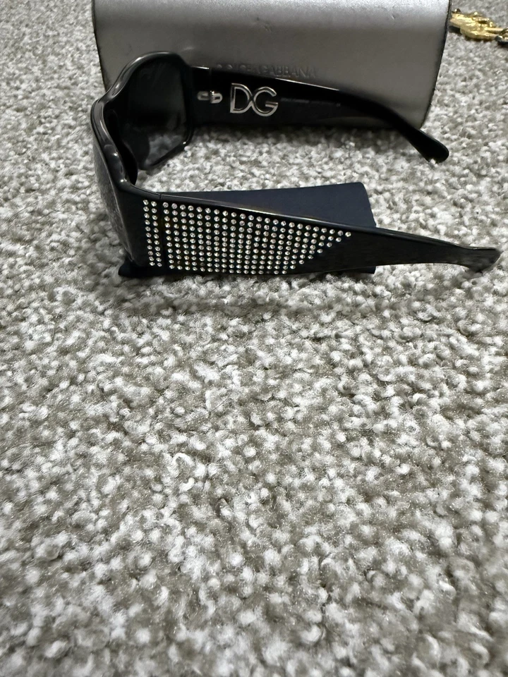 Gafas de sol Dolce and Gabanna con pedrería plateadas hechas en Italia Foto 4 de 4