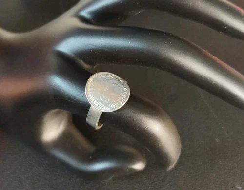 4.6 Gram Sz 7.75 90% Silver Ring With 64% Silver 10 Cent Gulden Coin - Picture 1 of 6