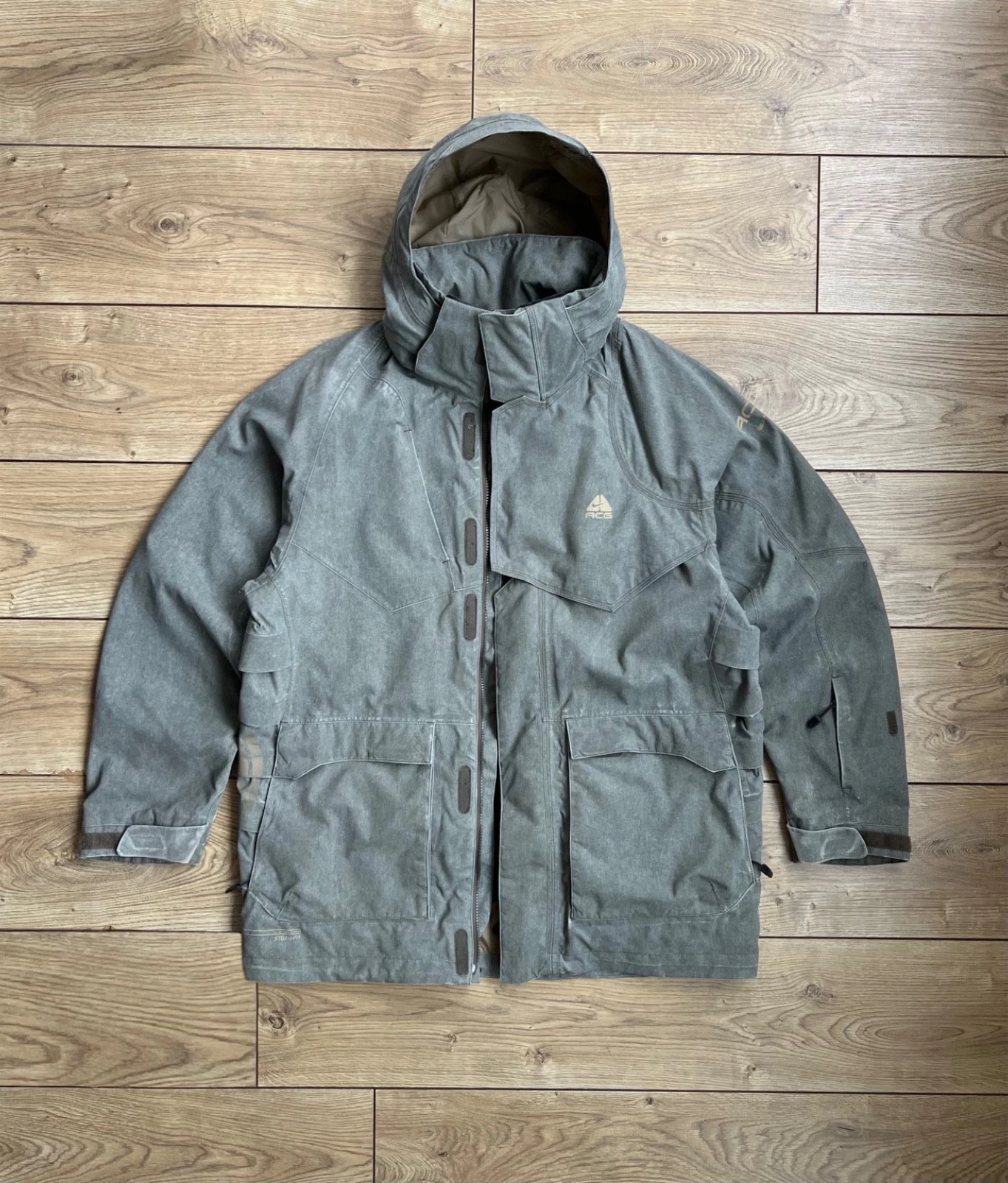 Nike ACG Storm-Fit Outer Layer 3 Ski Snowboard Jacket Vintage Grey Mens L
Opens in a new window or t