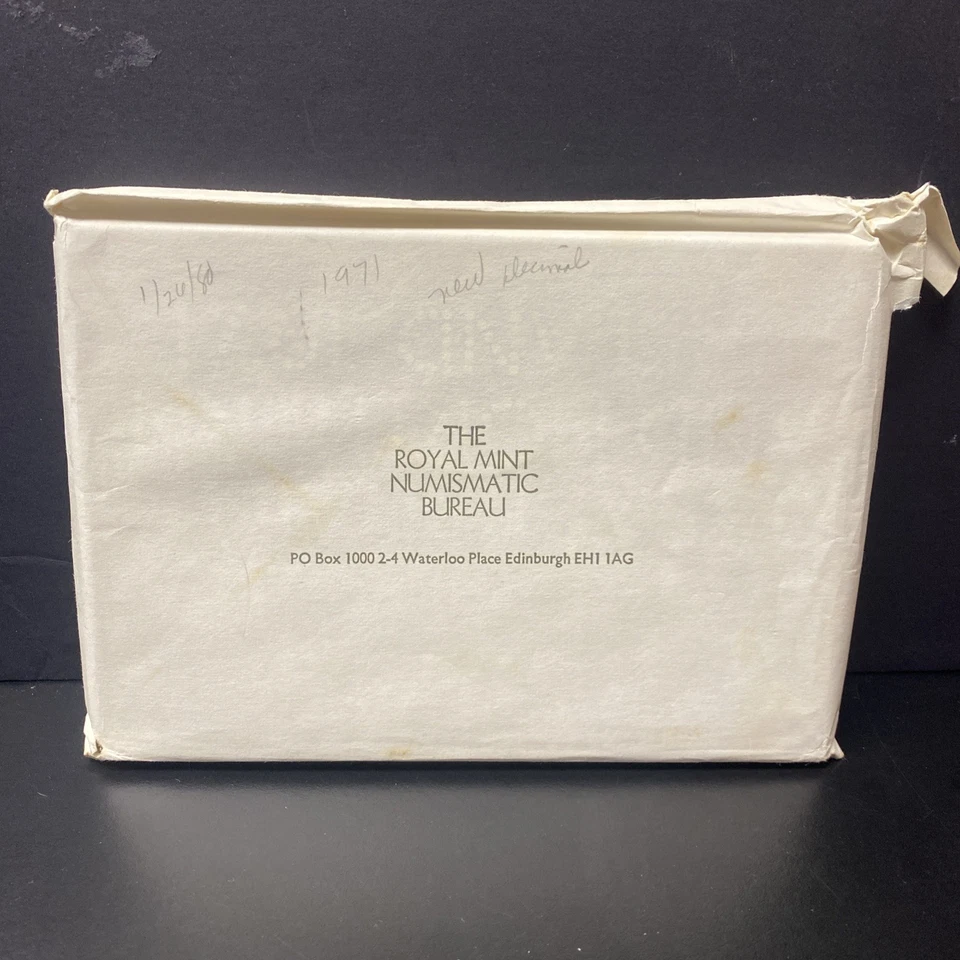 The Decimal Coinage Of Great Britain And Northern Ireland 1971 Coin Proof Set - Image 2 of 4