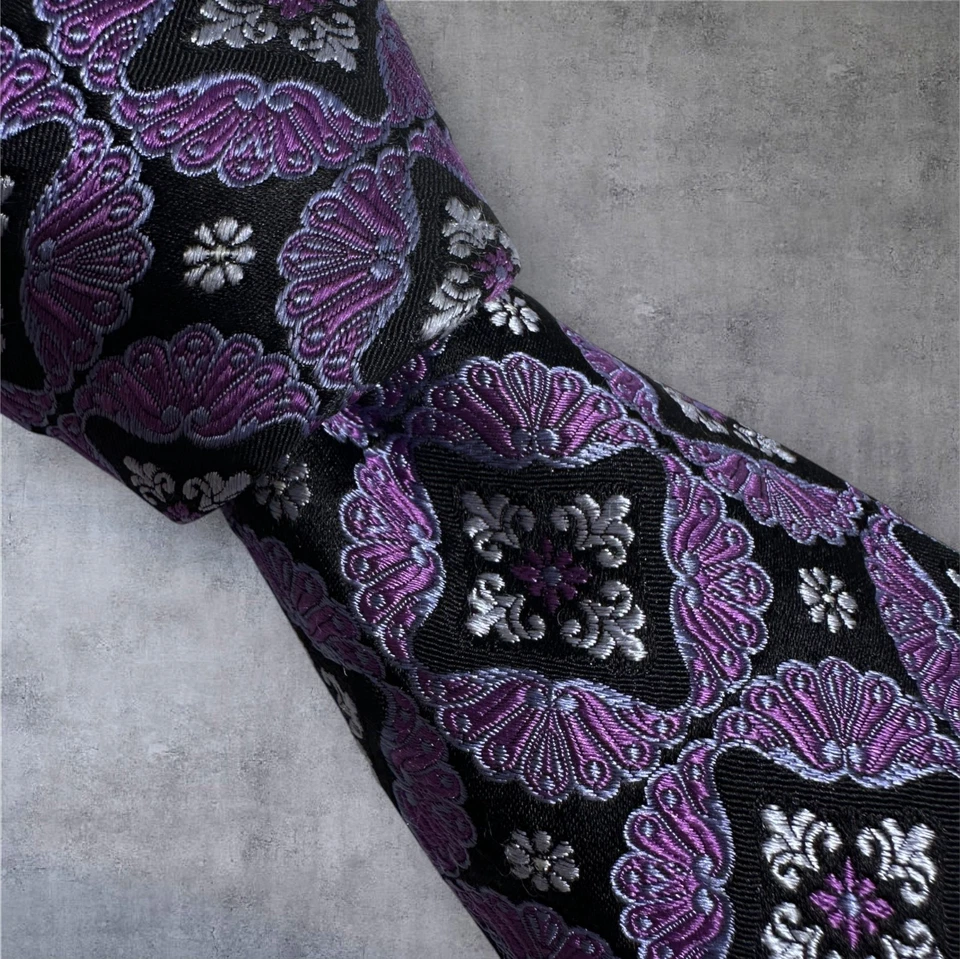 Corbata de seda IKE BEHAR floral geométrica 100 % seda negra/púrpura Foto 3 de 4