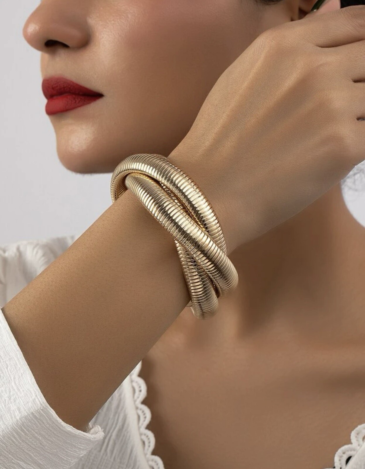 Jonc torsadé or jaune finition miroir bracelet large réglable