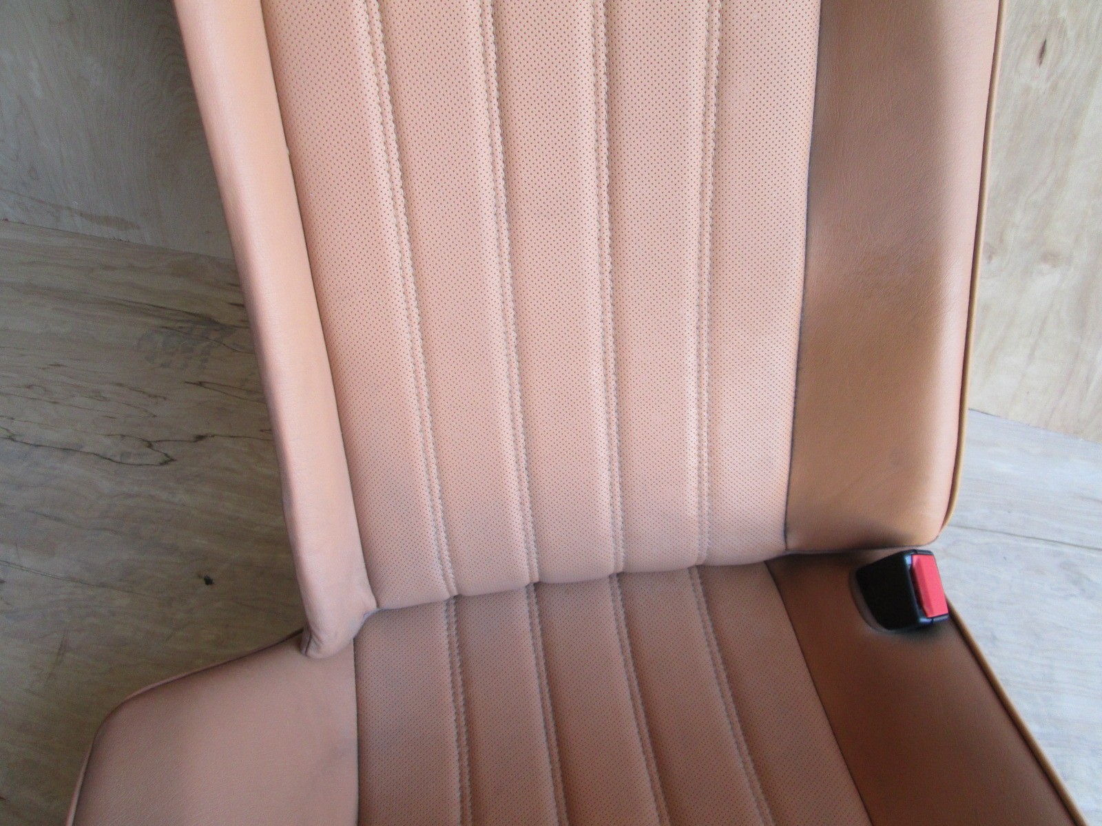 Maserati Quattroporte - RH / Rear Seat w/ Rails / Guides  - Tan / Beige