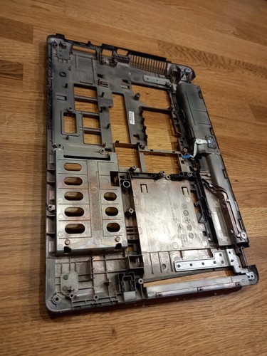 HP Probook 4530s spare part bottom cover lower case chassiss replacement - Afbeelding 5 van 6