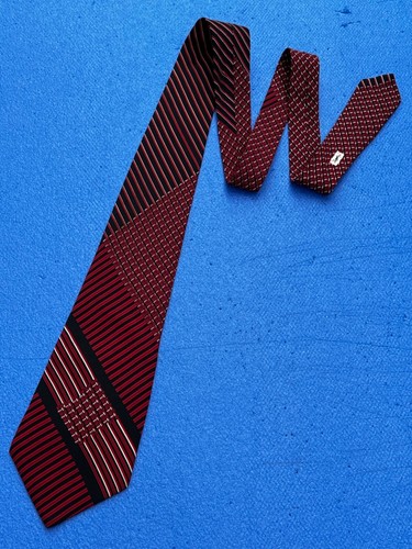 Authentic YSL YVES SAINT LAURENT Striped Design On Red All Silk Wide Necktie Tie - Picture 8 of 11