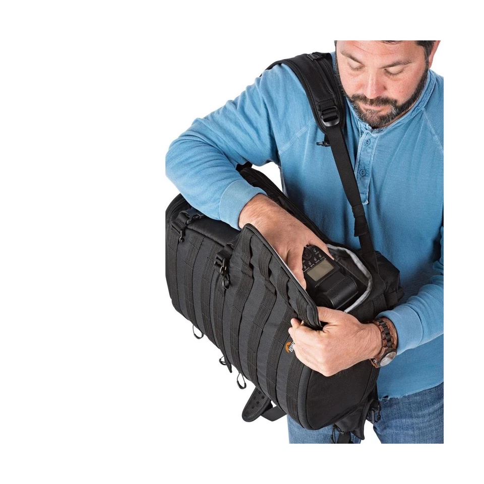 Mochila Lowepro ProTactic BP 450 AW II 25L linha verde câmera e laptop, preta - Imagem 4 de 4