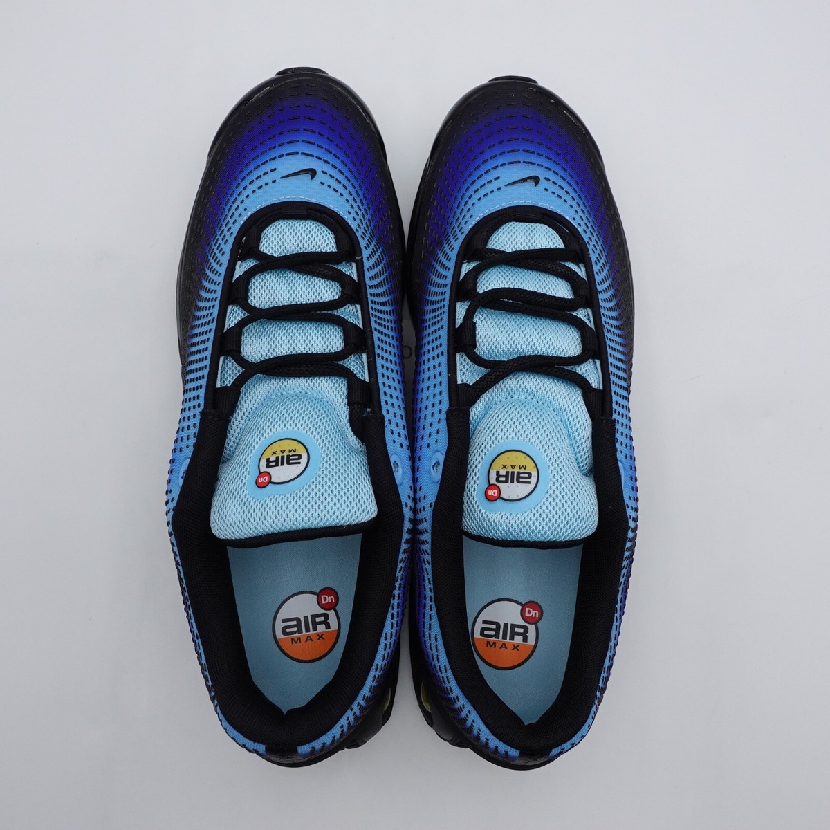 Size 10.5 Men's Nike Air Max DN SE Sneakers HM0810-401 Sky Blue