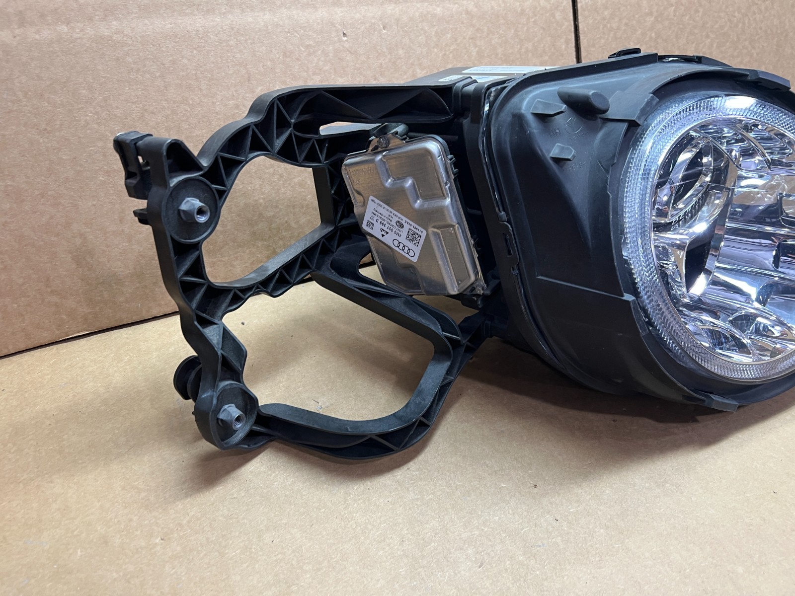 Bentley Bentayga 2017-2020 Right Headlight