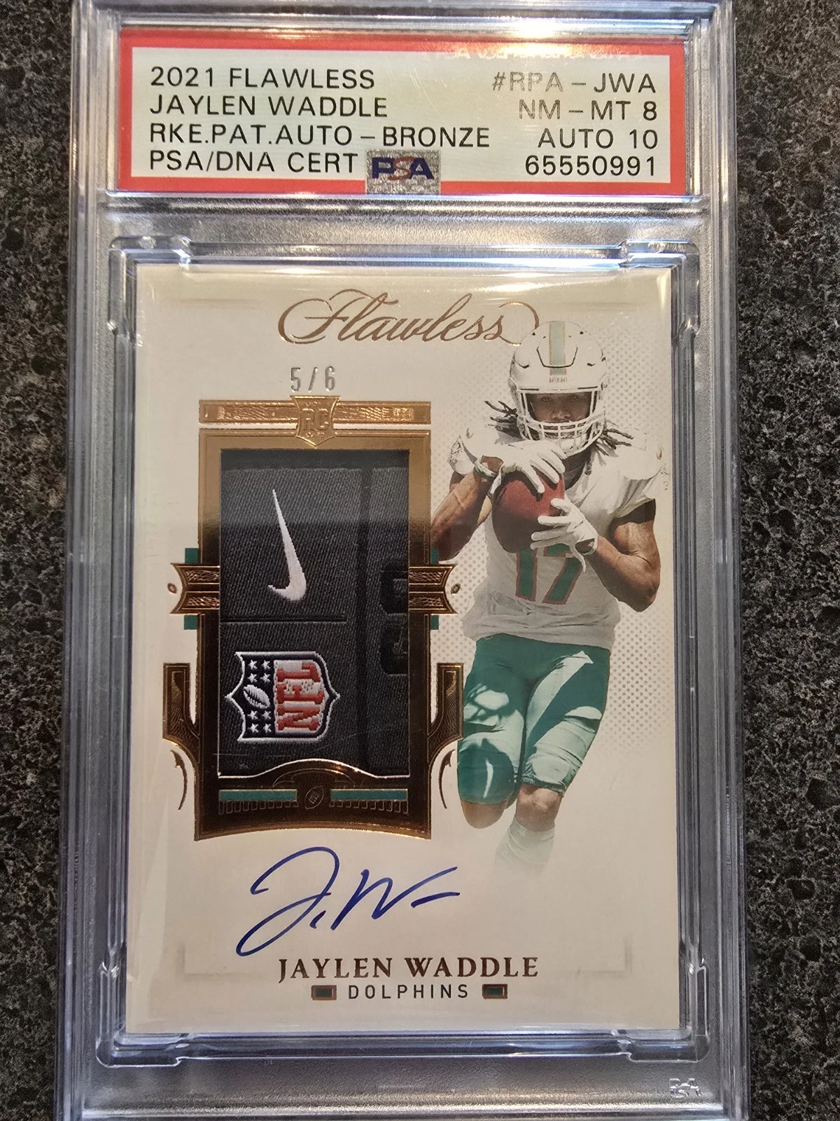 Jaylen Waddle Panini Flawless Rookie Patch Autograph #RPAJWA Base