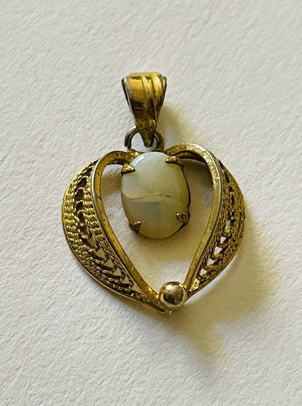 Vintage Natural Opal Heart Pendant Gold Tone 