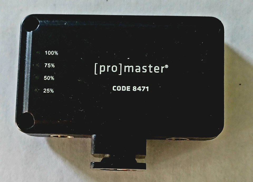 Luz LED para câmera Promaster 8471 – Luz compacta recarregável de vídeo/foto - Imagem 2 de 4