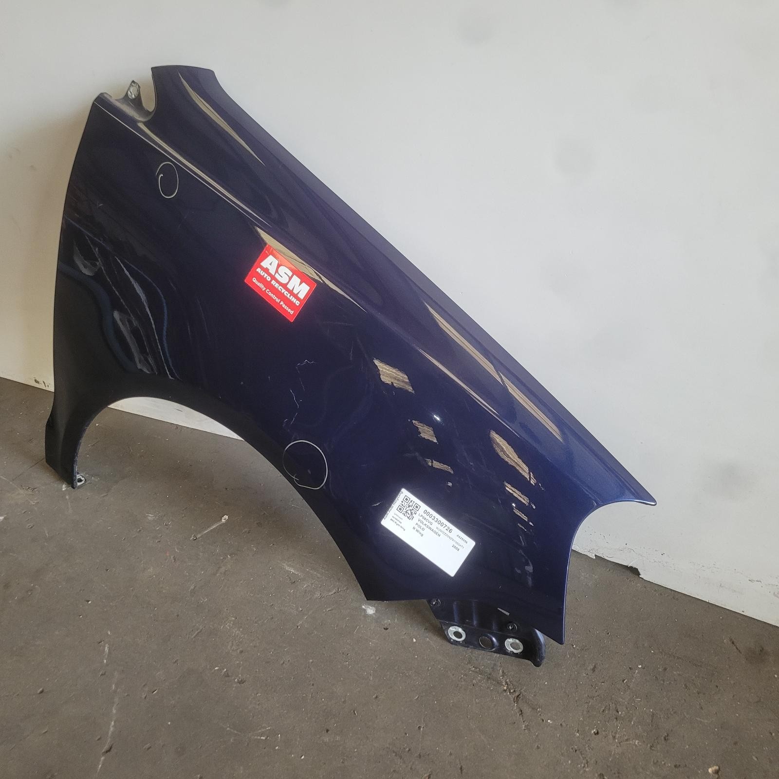 VOLKSWAGEN POLO 9N3 2008 RIGHT FRONT WING 5 DOOR HATCHBACK BLUE 6Q0821106E 2