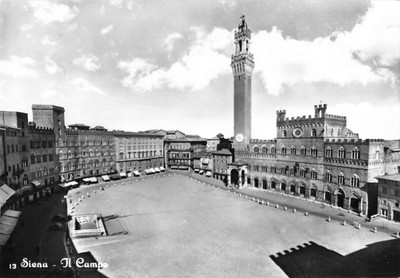 Postcard Italy Siena Il Campo RPPC