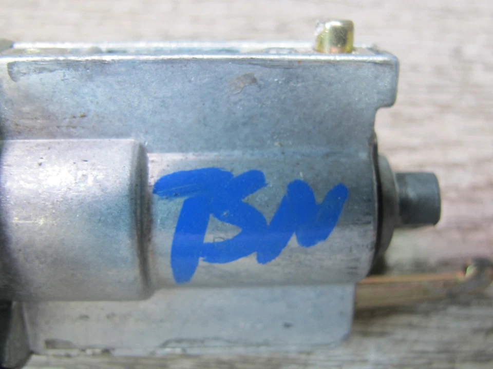 89-92 TOYOTA SUPRA MK3 PUERTA DE ENCENDIDO MALETERO GUANTE CERRADURA CILINDRO JUEGO DE LLAVES OEM Foto 2 de 4