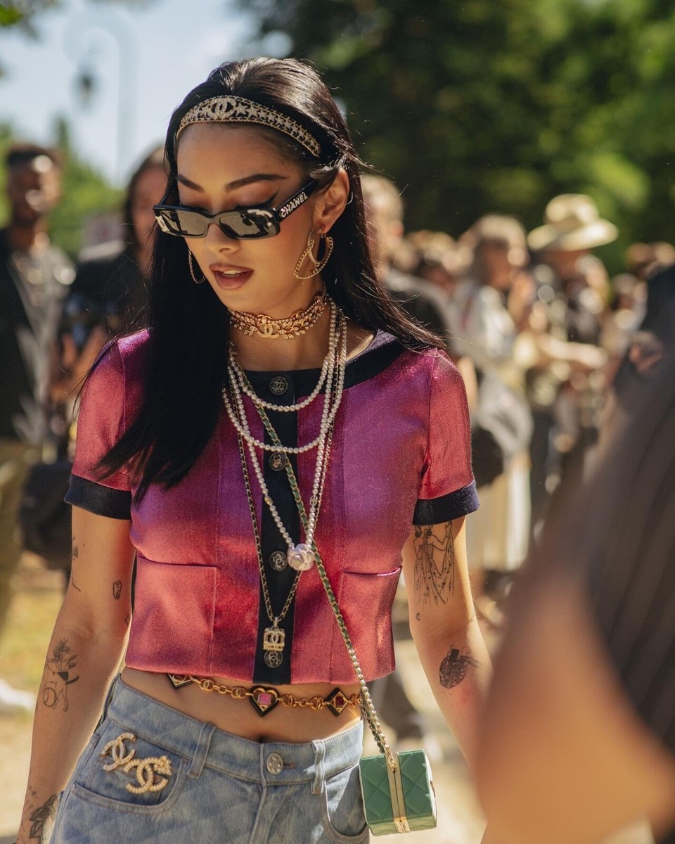 NWT 22K CHANEL METALLIC NAVY BLUE PINK CC BUTTONS CROP TOP JACKET