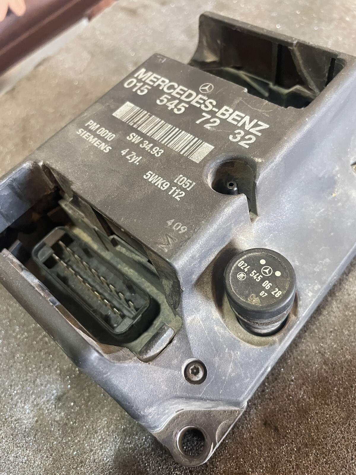 Mercedes-Benz C-Class W202 PMS Engine Control Unit Siemens 