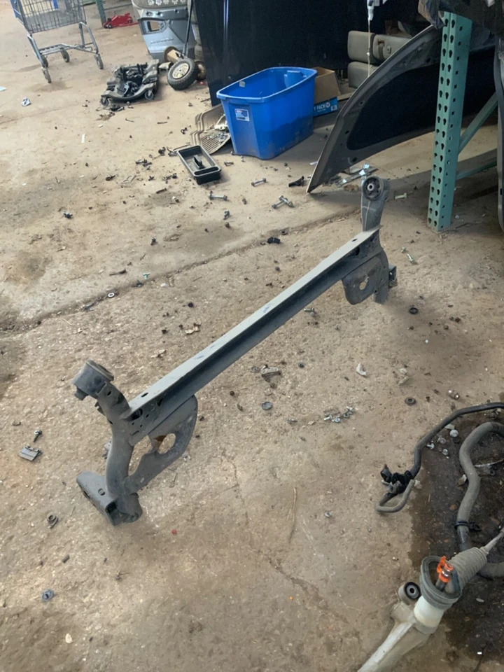 2016 日产反之亦然轿车后梁轴后光束 1.6L 14-19 VERSA — 第 2/4 张图片