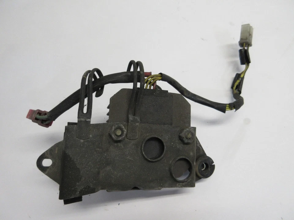 1979 HONDA CX500 CX 500 ЭЛЕКТРИЧЕСКИЙ РЕГУЛЯТОР НАПРЯЖЕНИЯ ВЫПРЯМИТЕЛЬ С КРОНШТЕЙНОМ - Изображение 4 из 4