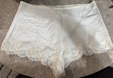 VINTAGE BALTMAN CO. WONDERMAID PANTY SIZE 6. NEEDS ELASTIC. TLC