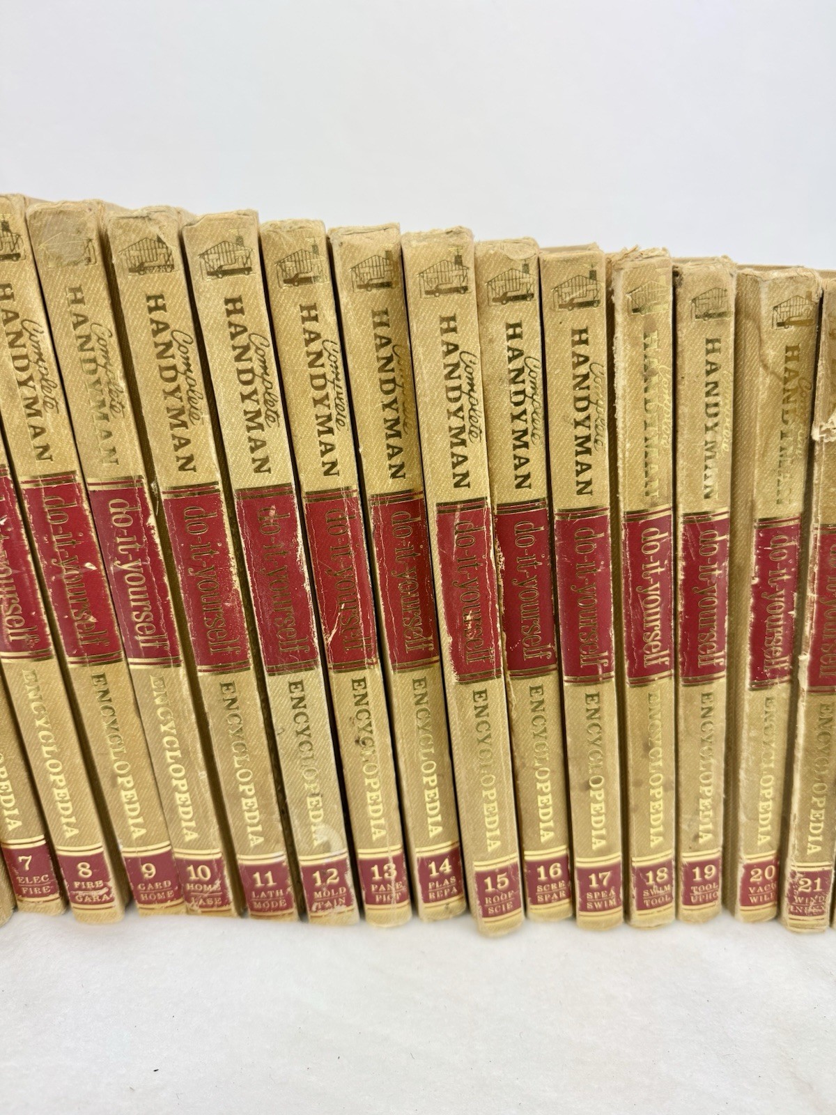 Science & Mechanics Complete Handyman Encyclopedia Do-It-Yourself 31 BOOKS