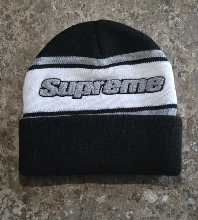 Bonnet noir à rayures chenille Supreme