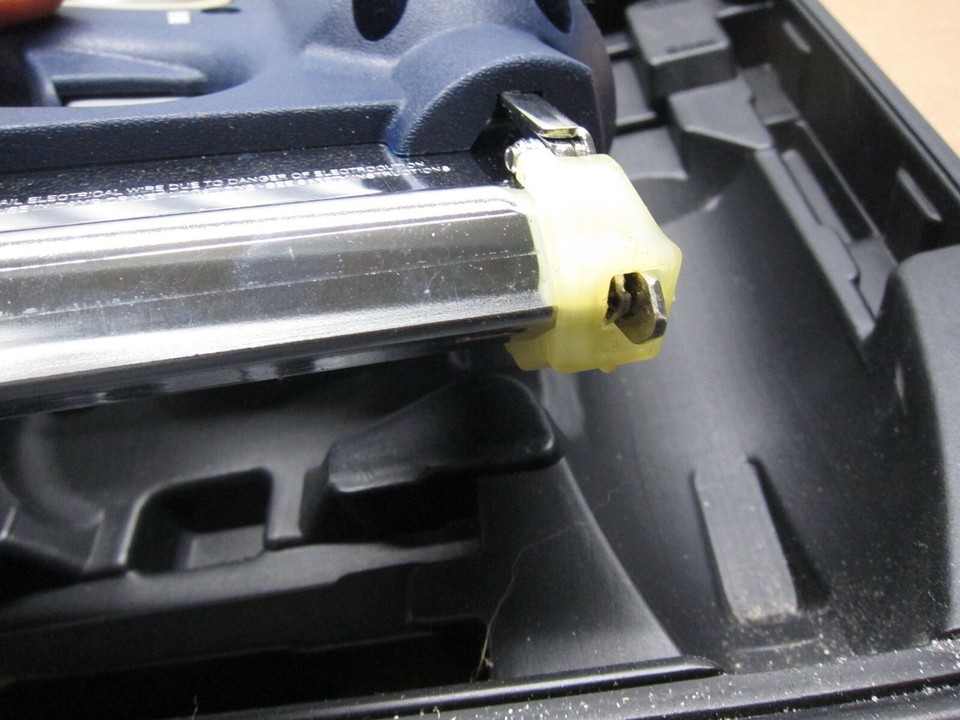 ElectroMatic Arrow ET200 Nail Master 2 Brad Nail Gun With Case 4