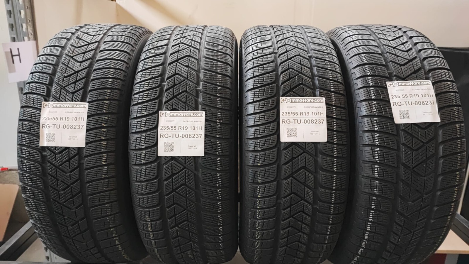 4 PNEUMATICI PIRELLI INVERNALI 235/55R19 101H RGTU8237