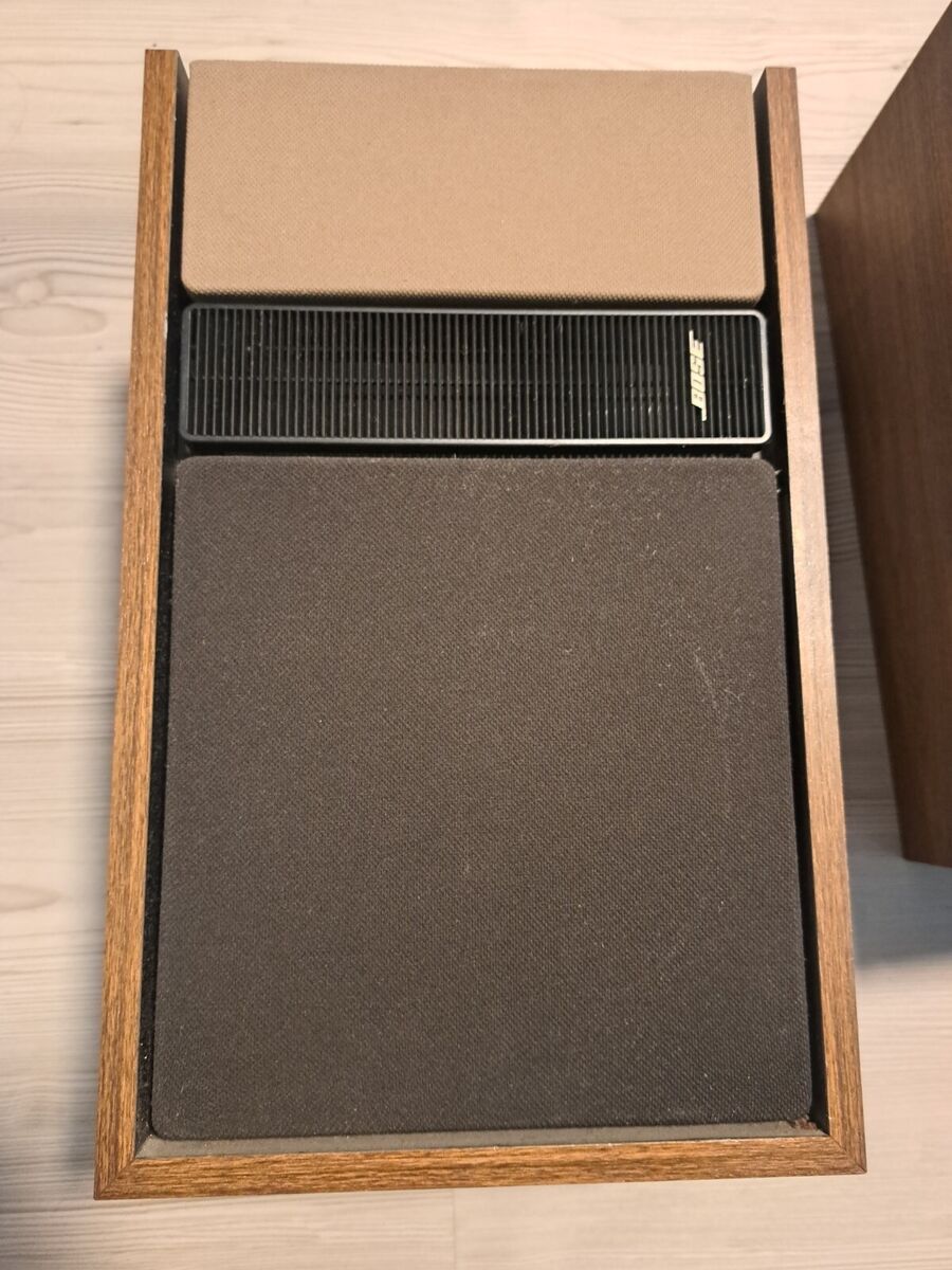 BOSE 301 Series II Direct/Reflecting Left & Right Speakers BOSE 301 Series II Direct/Reflecting Left & Right Speakers