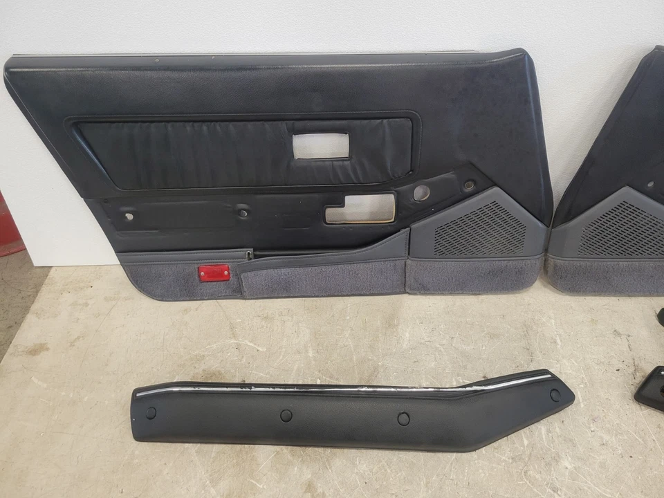 1986-1989 Nissan 300ZX 2+0 2 Seater Both Interior Door Panels BLACK Minor Flaws - Image 2 of 4