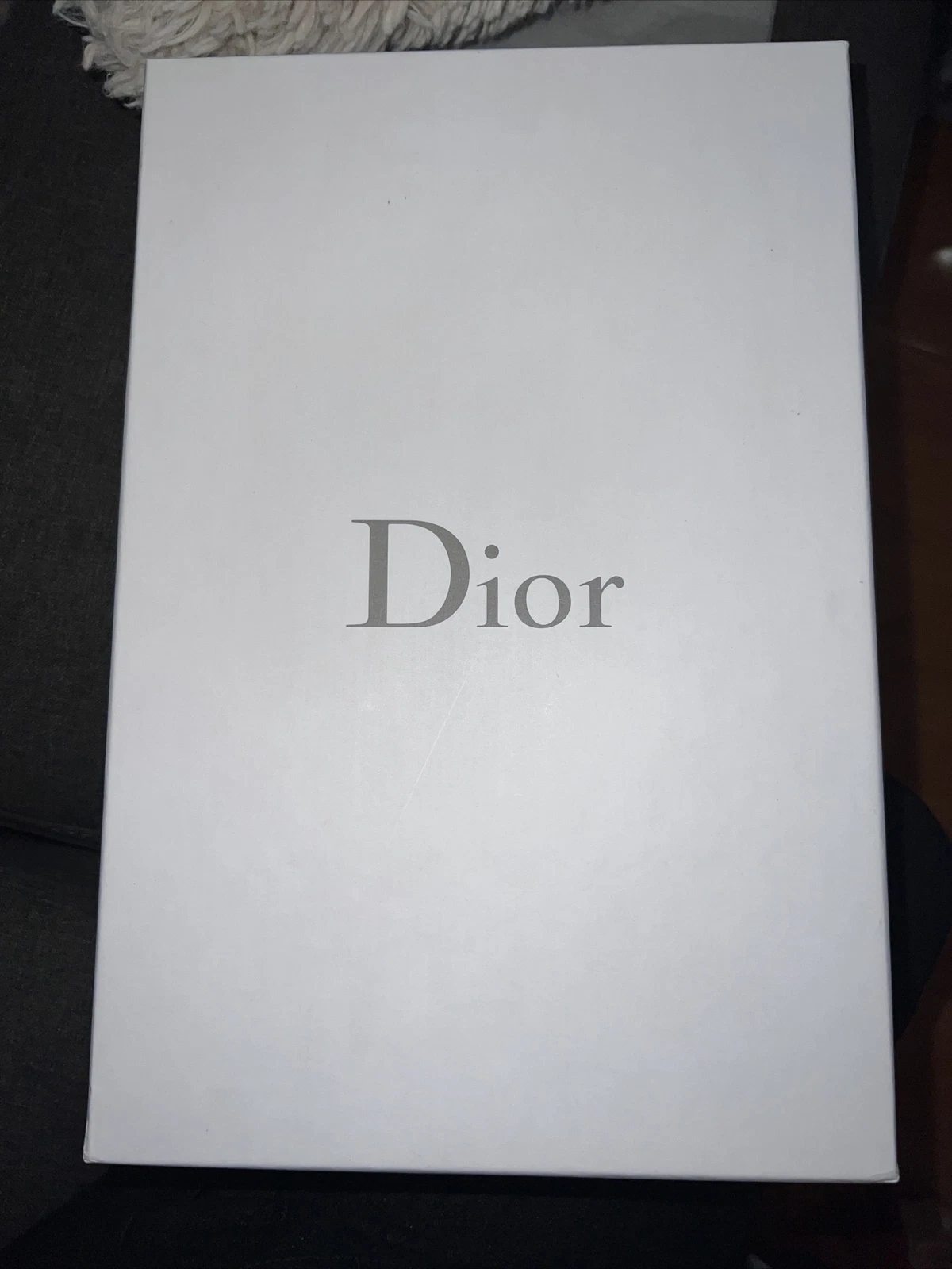 DIOR. Boîte à chaussures vide authentique 13 pouces x 8,5 pouces x 5 ». & Tissu. !!
