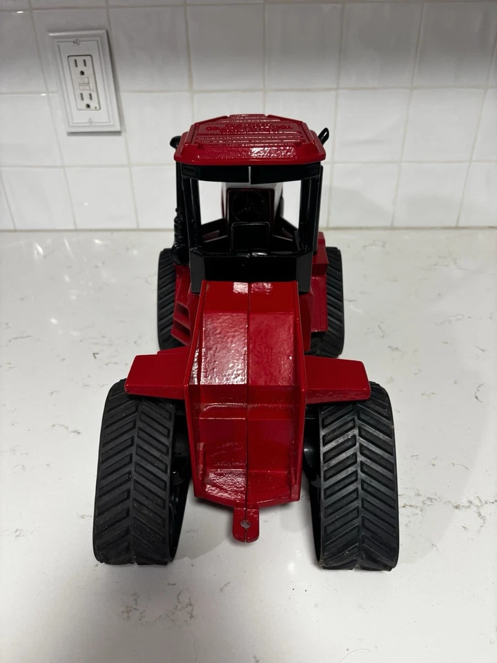Ertl Scale Models 1/16 Case IH Quad Trac  - Image 4 of 4
