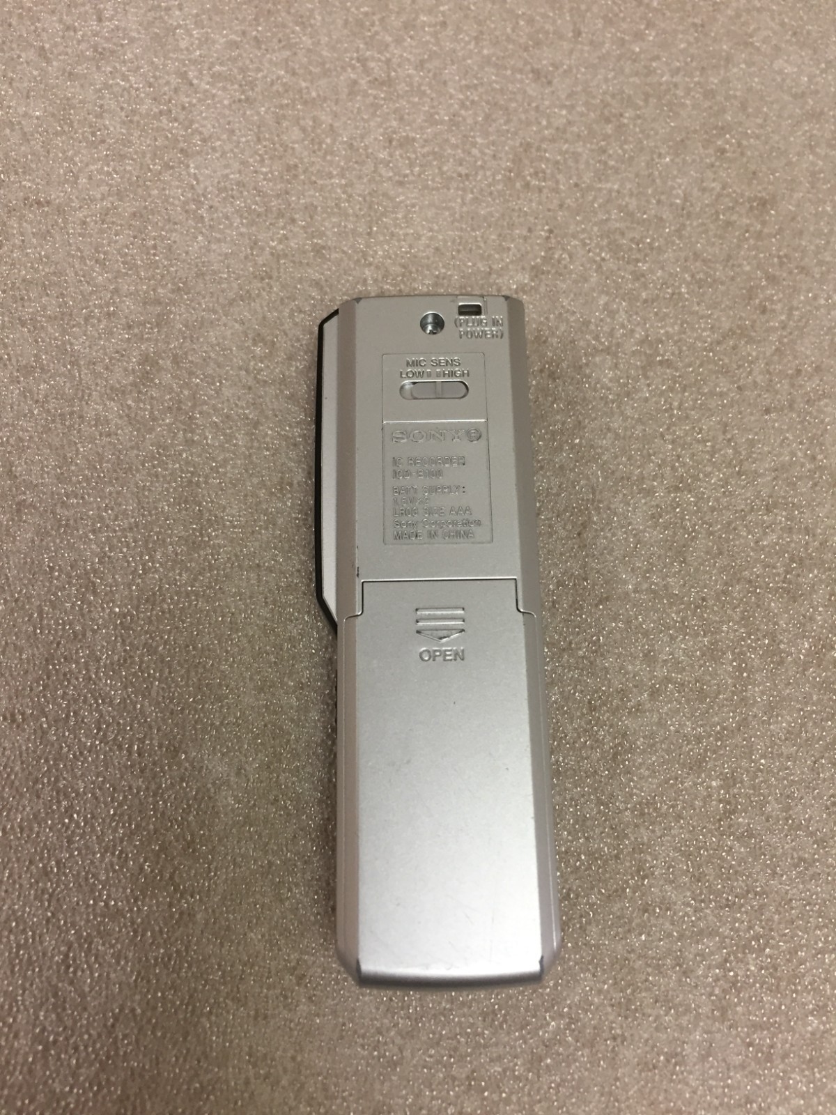 Sony ICD-B100 16 MB Handheld Digital Voice Recorder Tested/Working