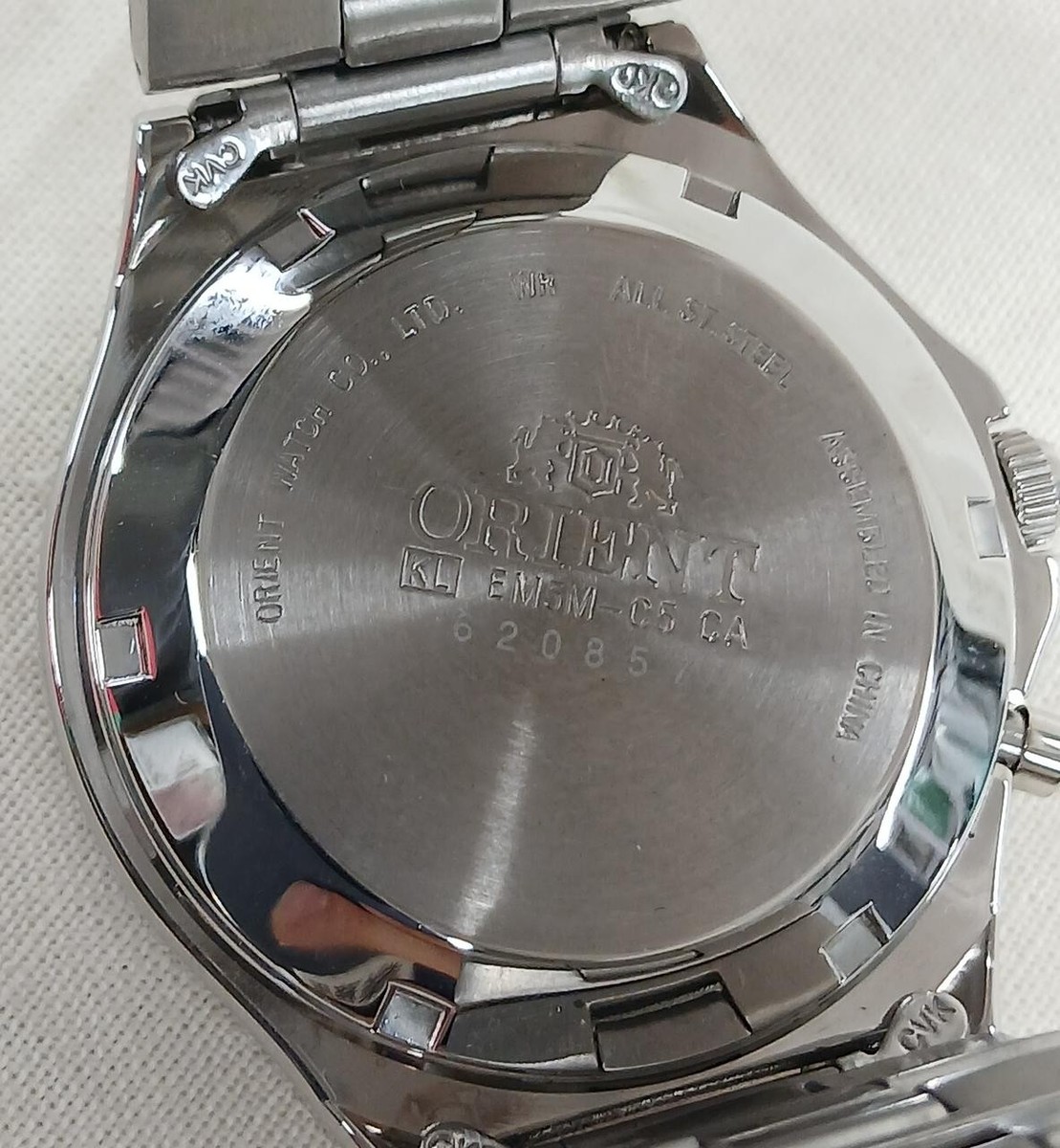 Analog Wristwatch Model EM5M 05 ORIENT View 6