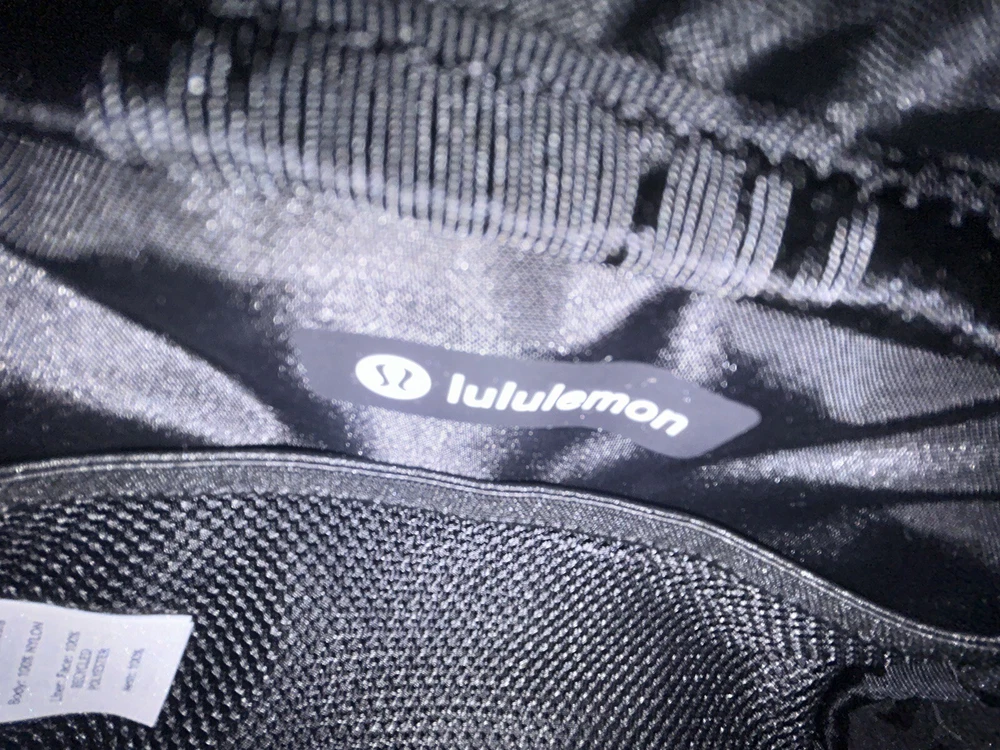 NWT Lululemon Everywhere Belt Bag 1L Black Silver Manifesto Print