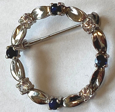     Brosche silbern  925 Sterling, Ø2cm, 2g,blauweiß, Zirkonia? unbekannte Punze