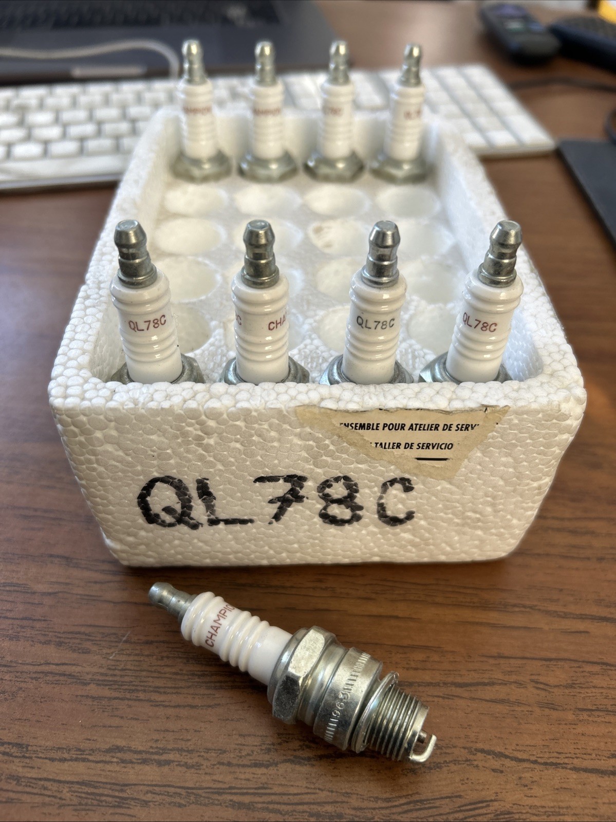 Champion 883 QL78C Spark Plug Genuine OEM BRAND NEW QUANTITY 9