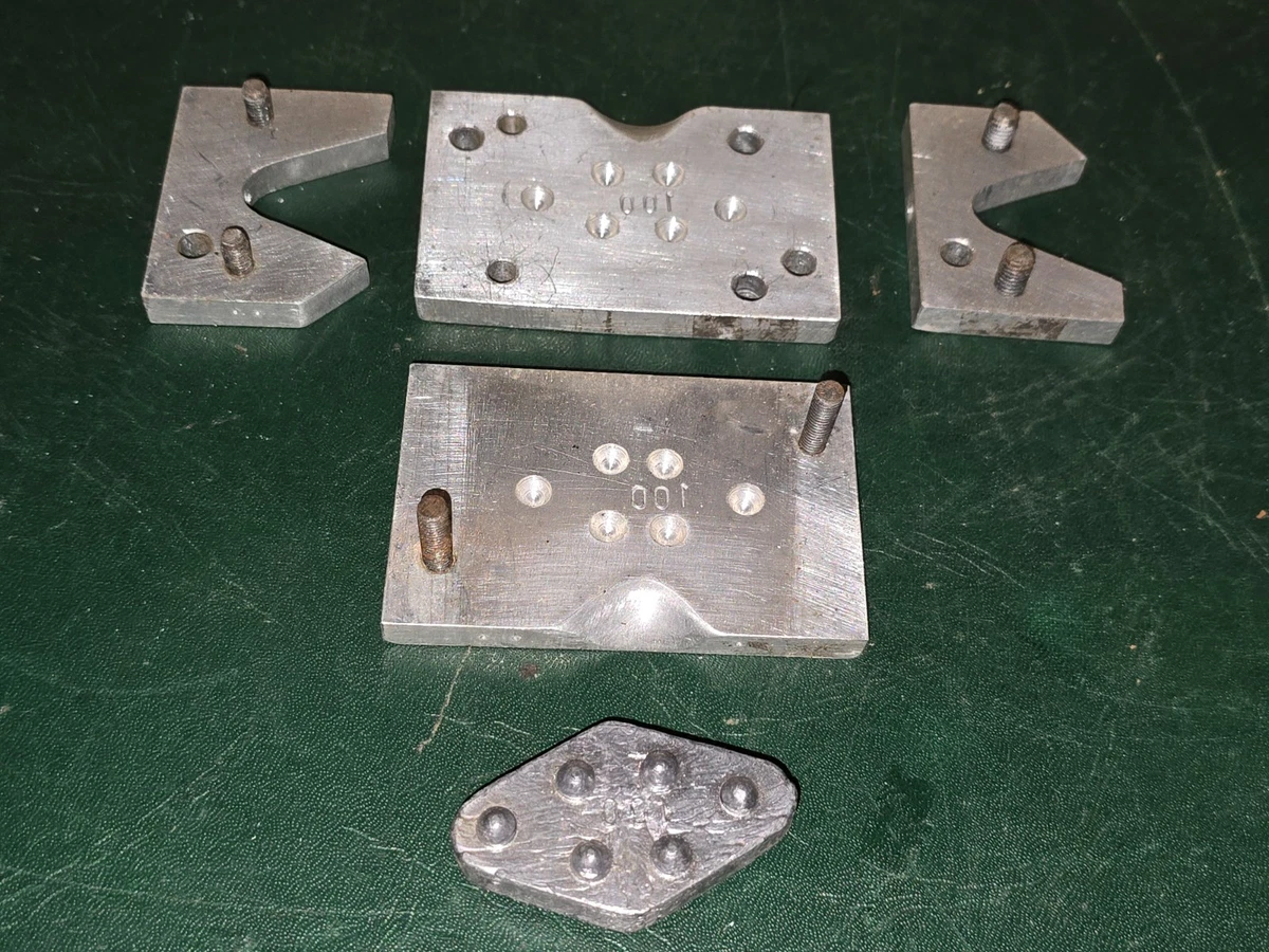 Moule à Plombs Pyramide F155 - 80/110g - PAWIS Pêche Surf-Casting