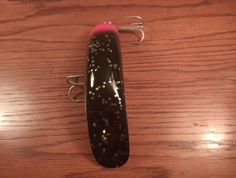 EX!! K16 KWIKFISH BLACK WITH SILVER FLAKES AND FIRE BUTT PROBABLY UNFISHED
