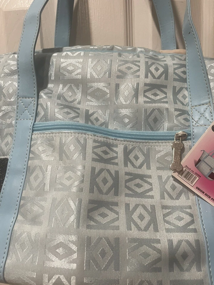 Bolso de mano azul portador de mascotas estilo: UNION RICH PLASTIC FACTORY LTD; Pack n Paws Foto 2 de 4